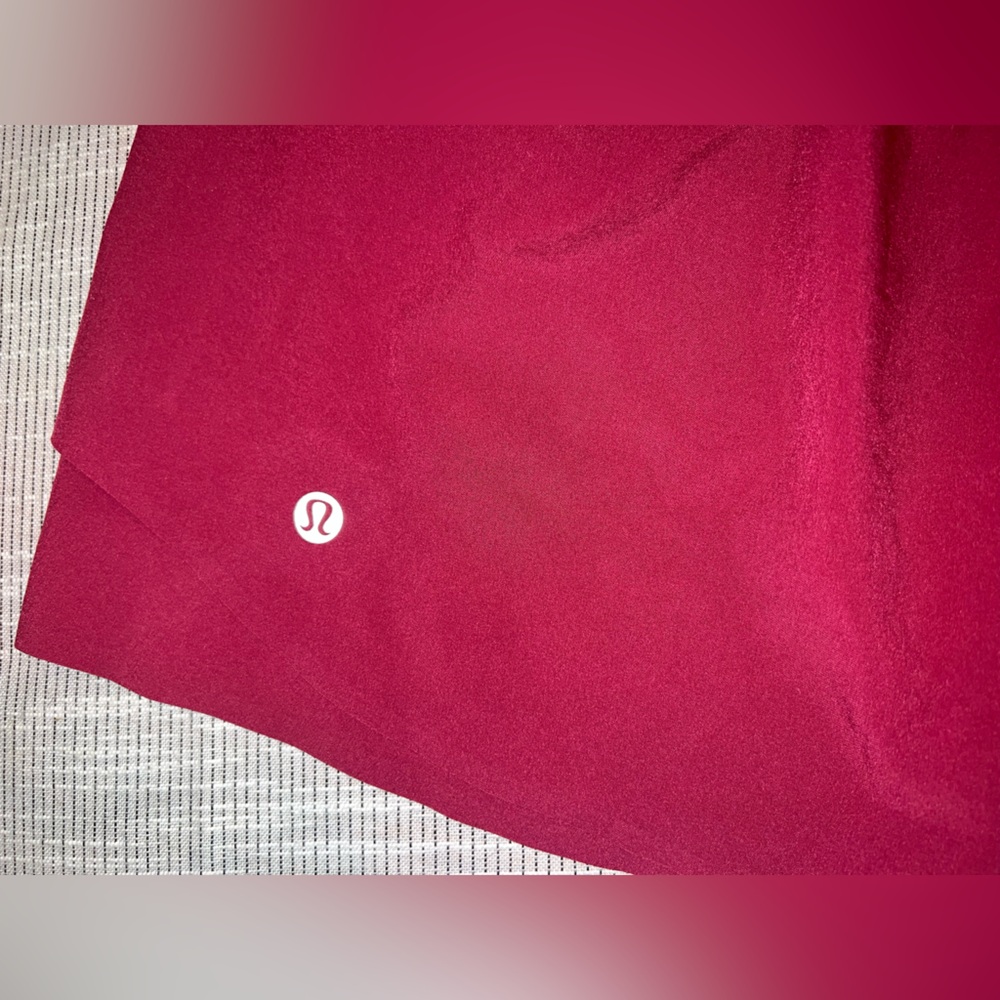 Lululemon Shake It Out High-Rise Run Short 2.5” – Size XL – MGTS – NWT - Picture 4 of 6